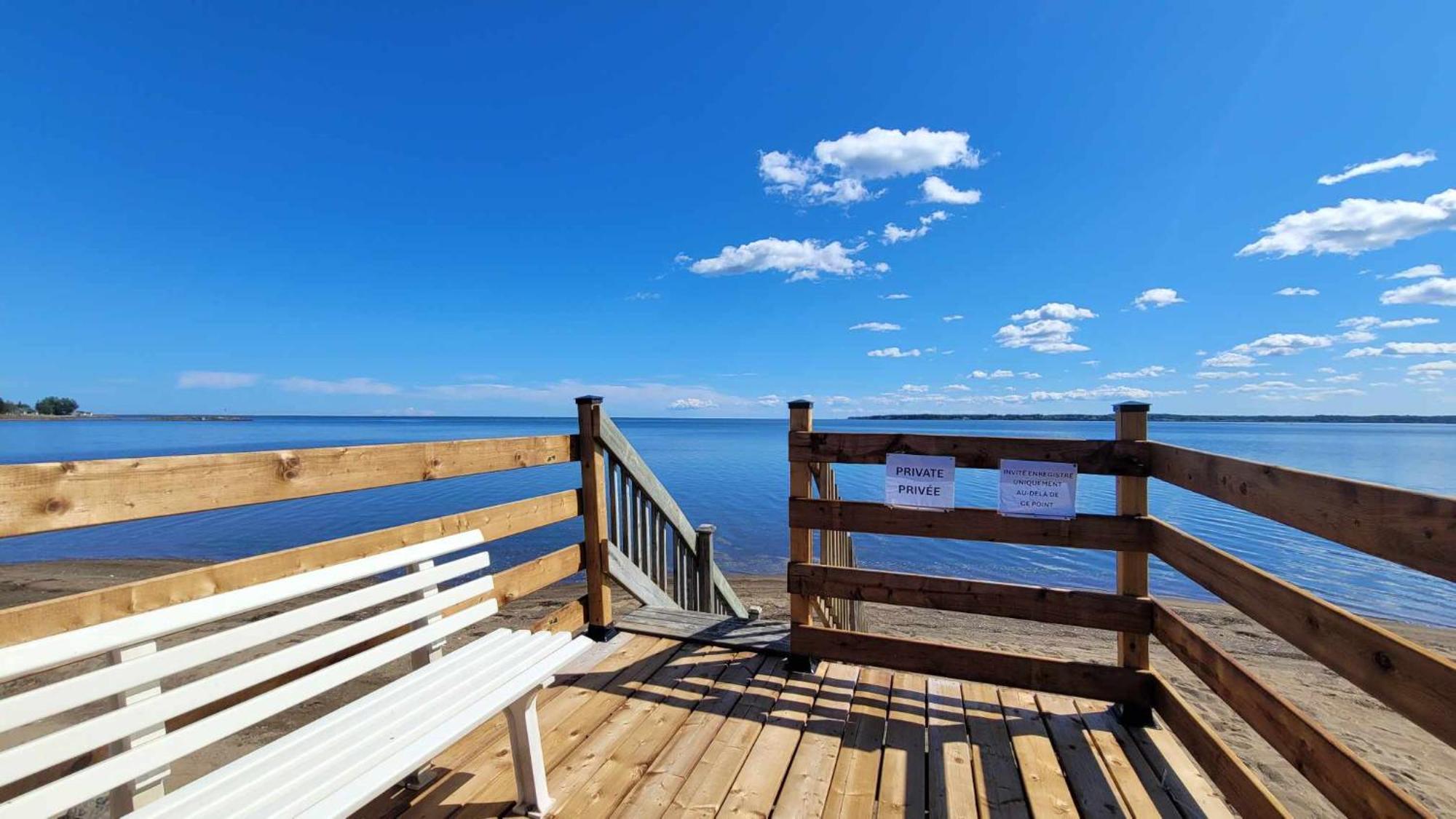 Auberge Vue D'La Dune - Dune View Inn Bouctouche Exteriör bild