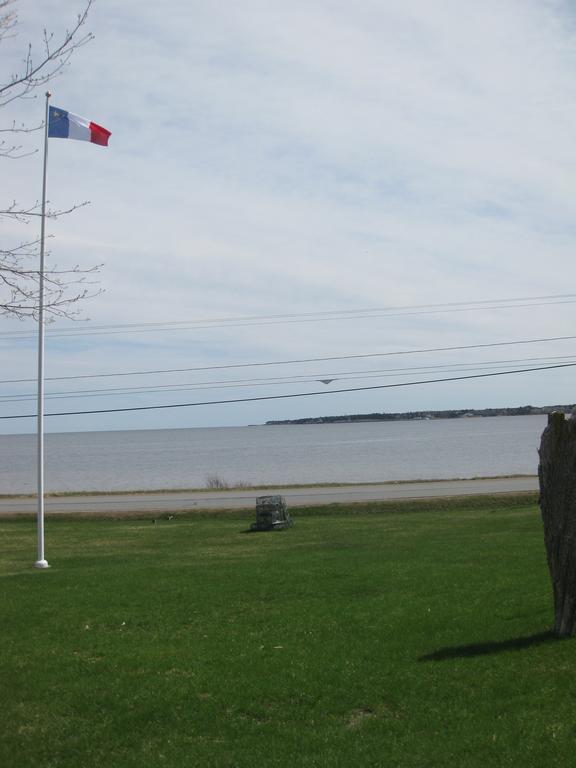 Auberge Vue D'La Dune - Dune View Inn Bouctouche Exteriör bild